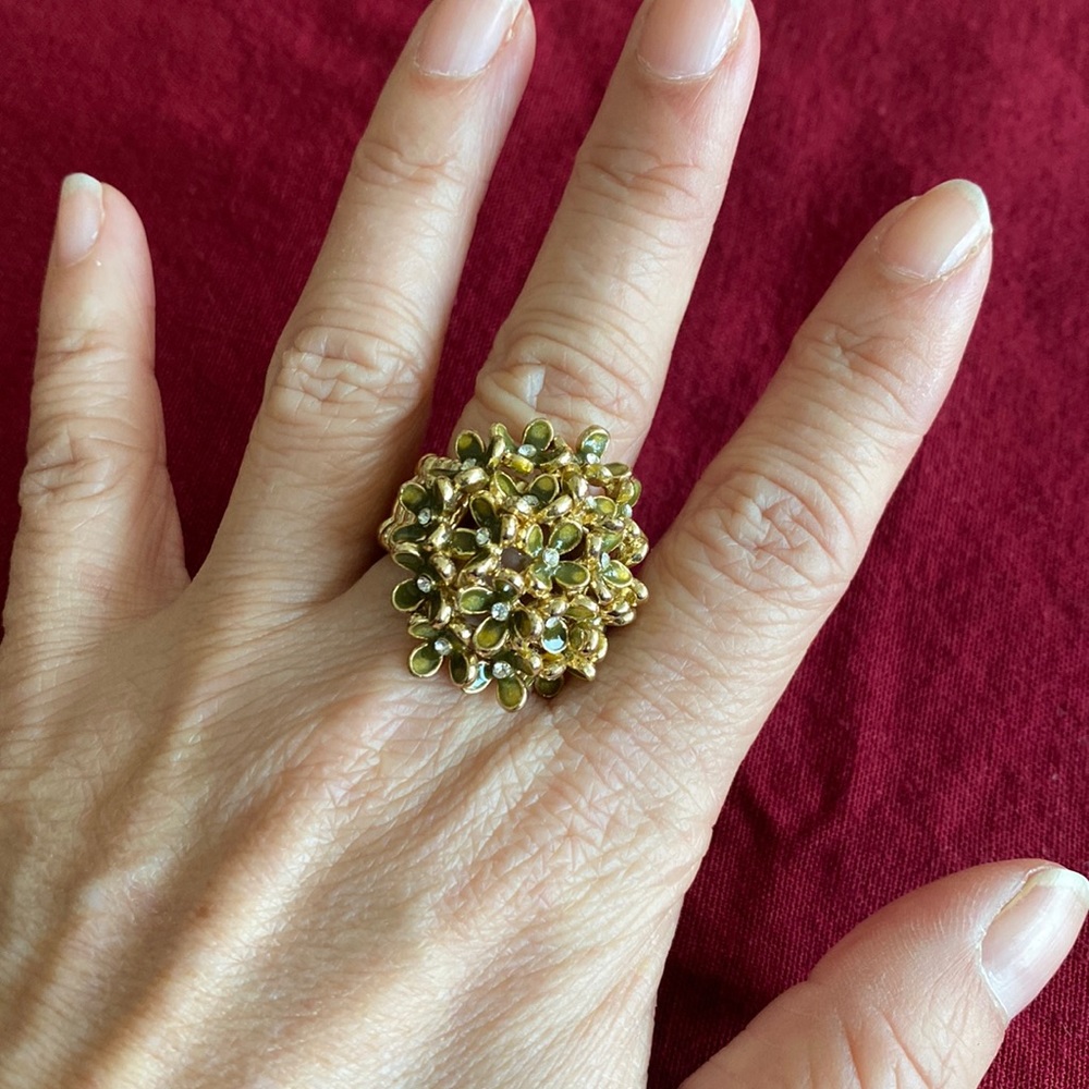 Ring - Picture 2 of 4